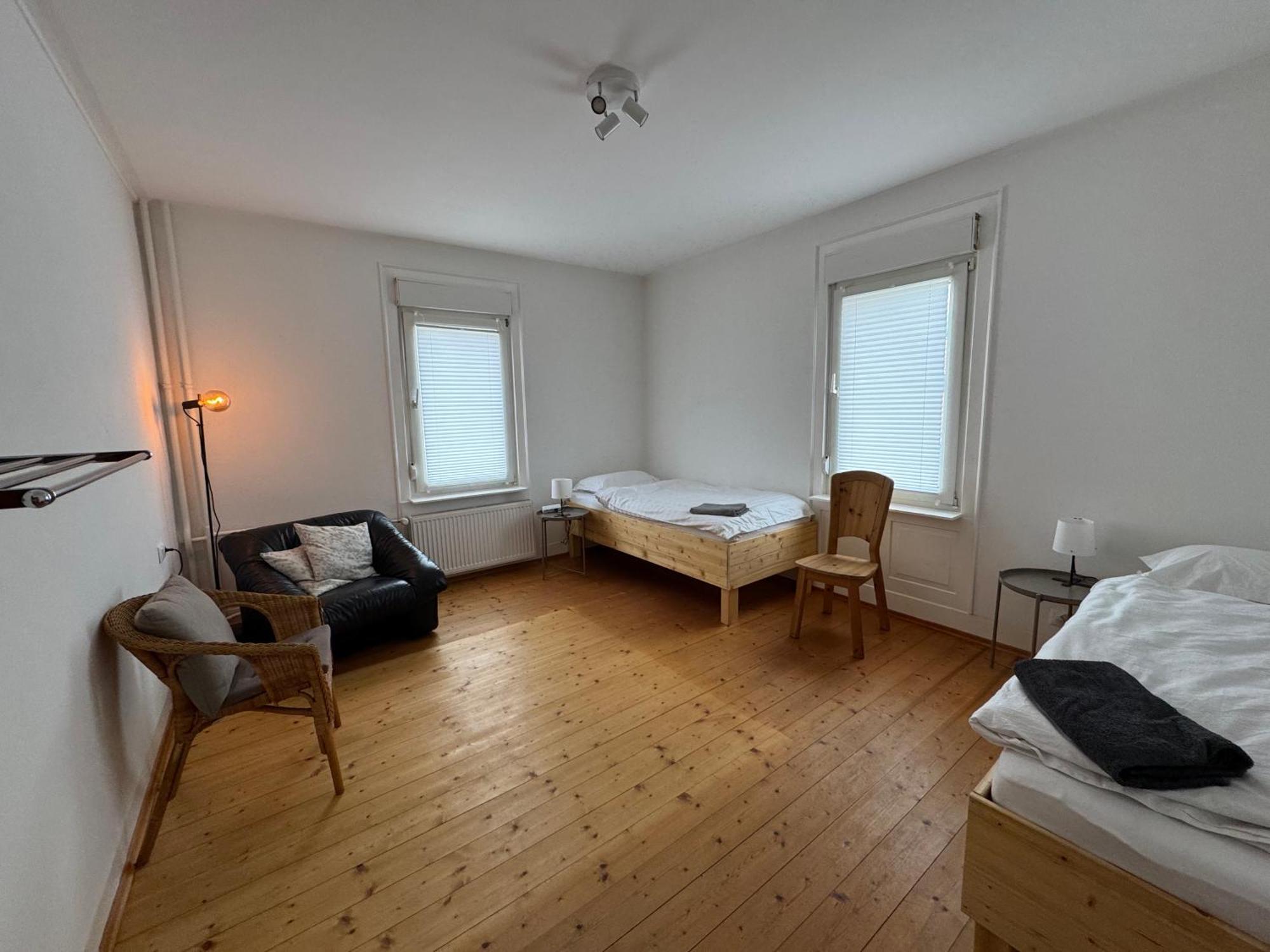 90Qm 4-Zimmer-Wohnung - Apartment Friedrichstrasse Vaihingen an der Enz Bagian luar foto